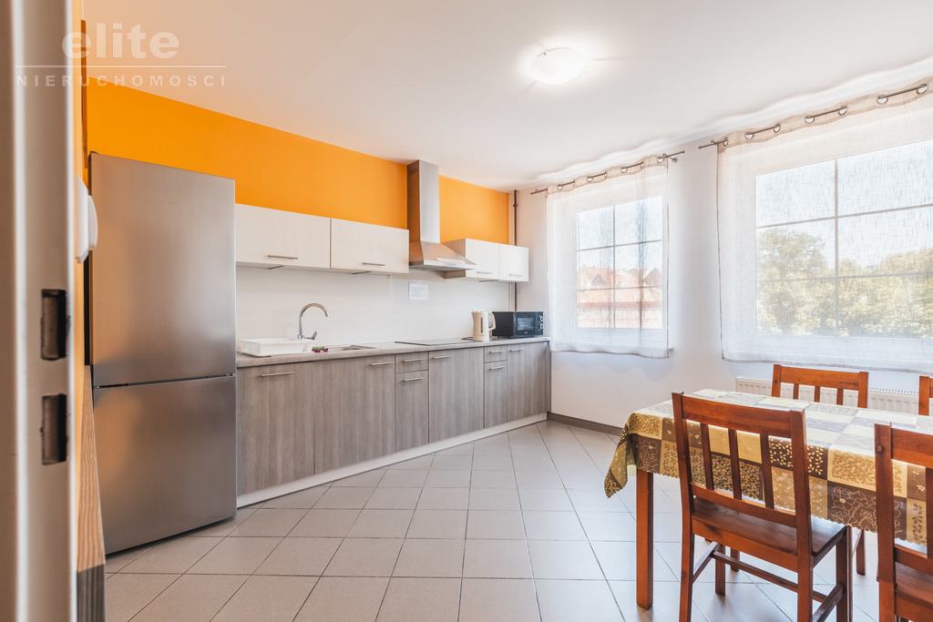 Budynek mieszkalno - usługowy przy ul. Mickiewicza (5)