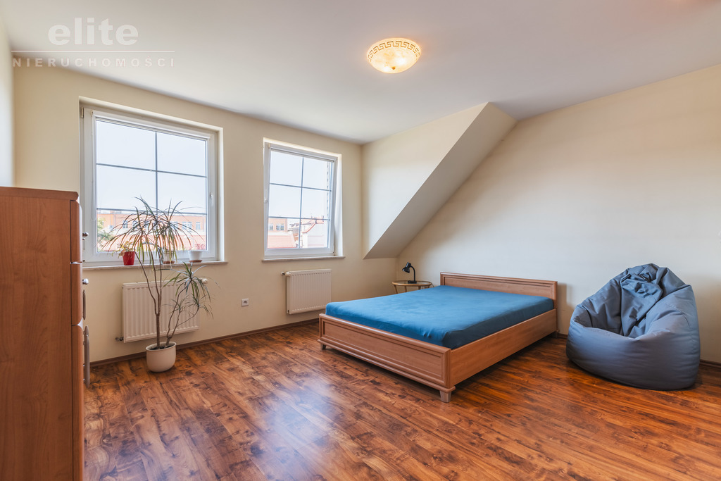 Budynek mieszkalno - usługowy przy ul. Mickiewicza (15)