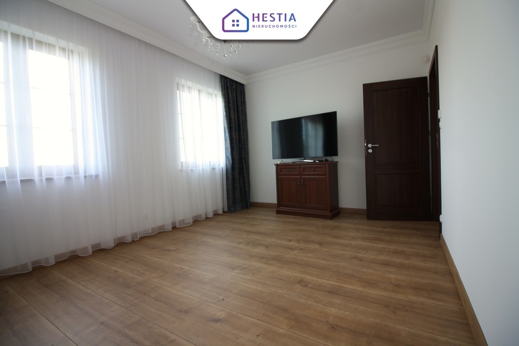 Na sprzedaż nowy dom w stylu dworkowym (5)