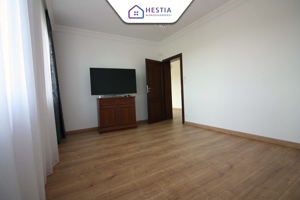 Na sprzedaż nowy dom w stylu dworkowym (6)