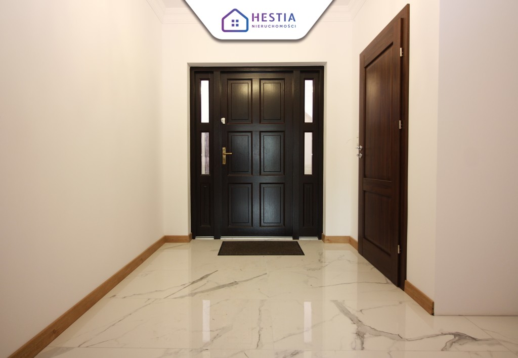 Na sprzedaż nowy dom w stylu dworkowym (14)