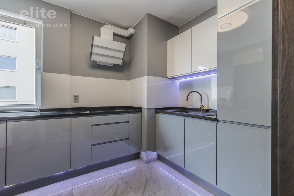 Mieszkanie 77 m2 z widokiem na panoramę miasta (9)