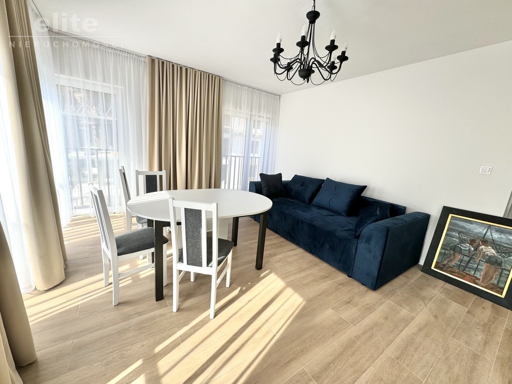 Międzywodzie pierwsza linia zabudowy, w lesie (1)