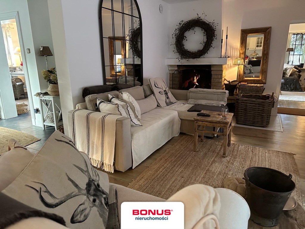 Duży dom w pobliżu Jeziora Szmaragdowego (4)