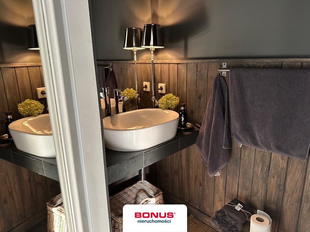 Duży dom w pobliżu Jeziora Szmaragdowego (14)