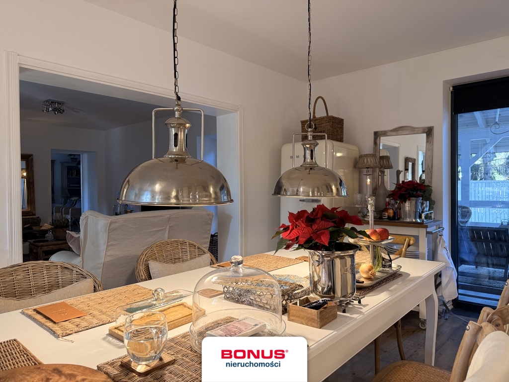 Duży dom w pobliżu Jeziora Szmaragdowego (9)