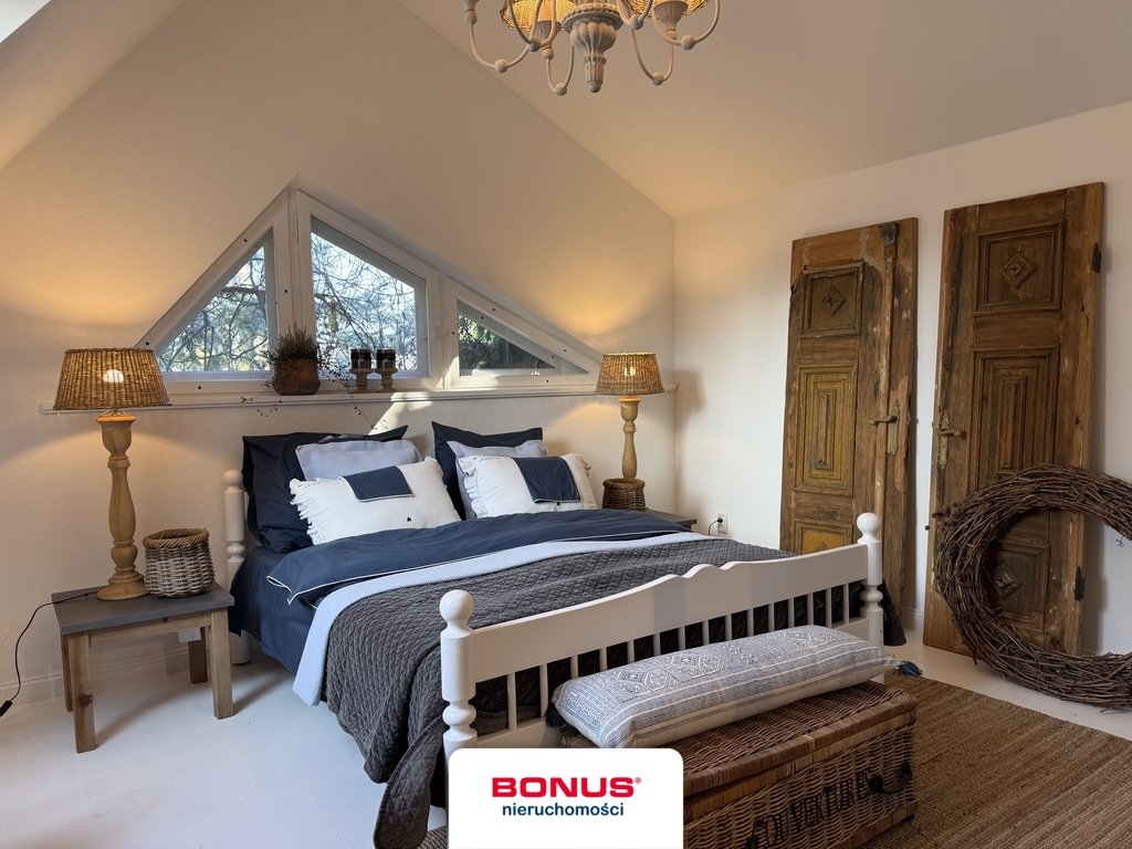 Duży dom w pobliżu Jeziora Szmaragdowego (26)