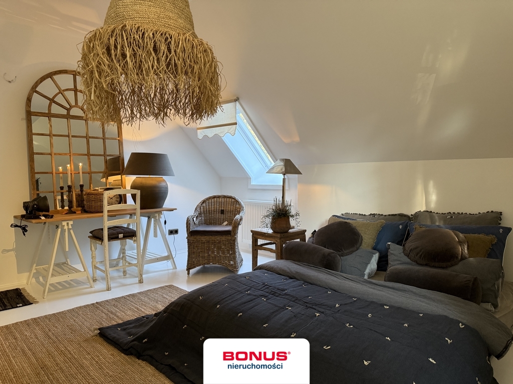 Duży dom w pobliżu Jeziora Szmaragdowego (28)