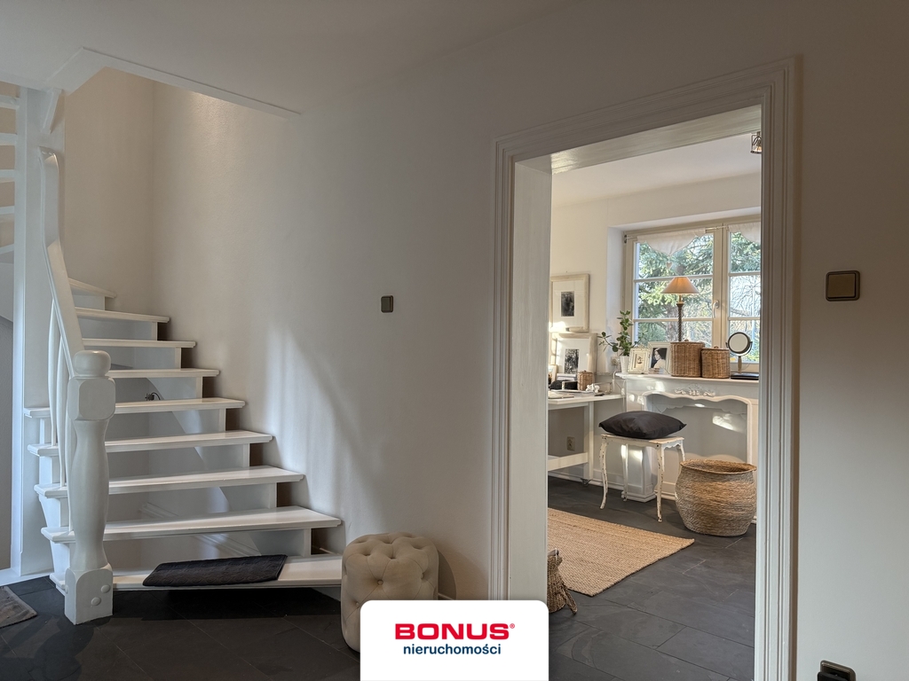 Duży dom w pobliżu Jeziora Szmaragdowego (19)