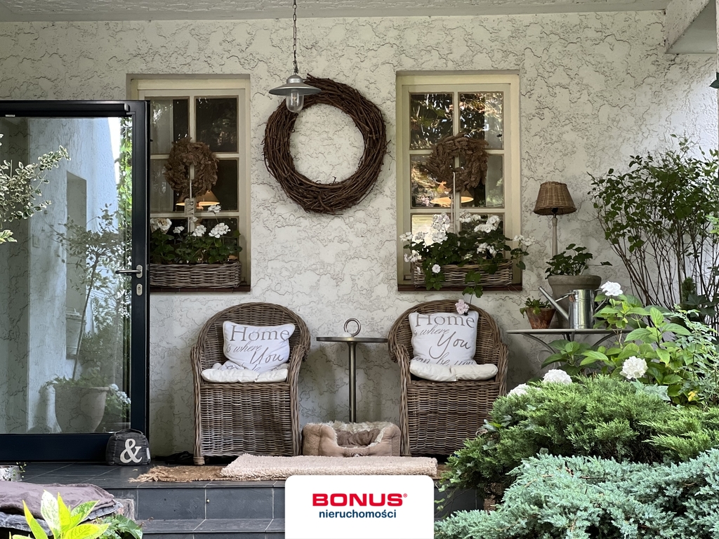 Duży dom w pobliżu Jeziora Szmaragdowego (17)