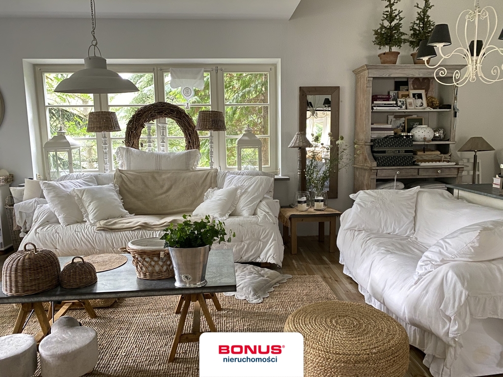 Duży dom w pobliżu Jeziora Szmaragdowego (7)