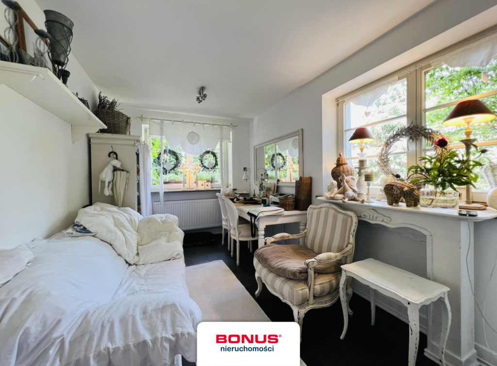 Duży dom w pobliżu Jeziora Szmaragdowego (11)