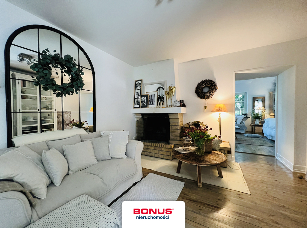 Duży dom w pobliżu Jeziora Szmaragdowego (1)