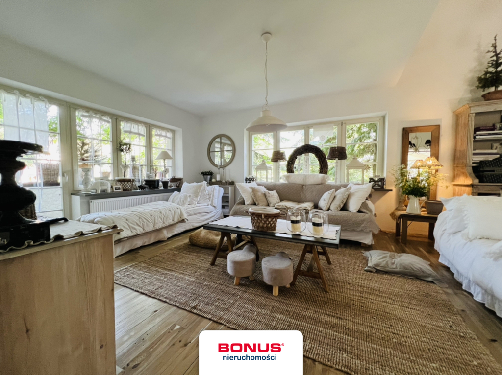 Duży dom w pobliżu Jeziora Szmaragdowego (9)