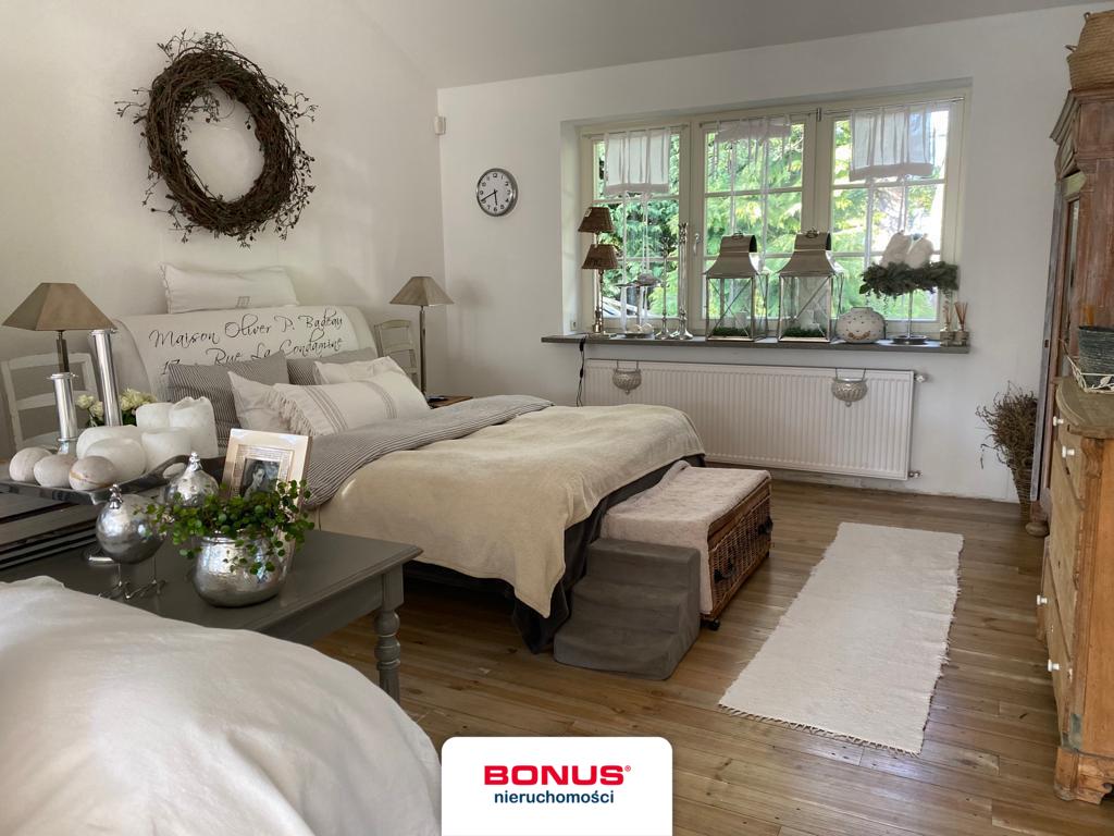 Duży dom w pobliżu Jeziora Szmaragdowego (8)