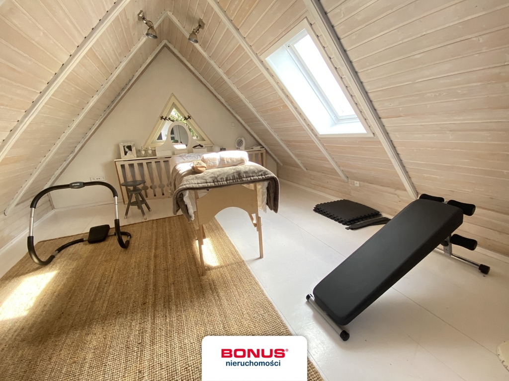 Duży dom w pobliżu Jeziora Szmaragdowego (15)