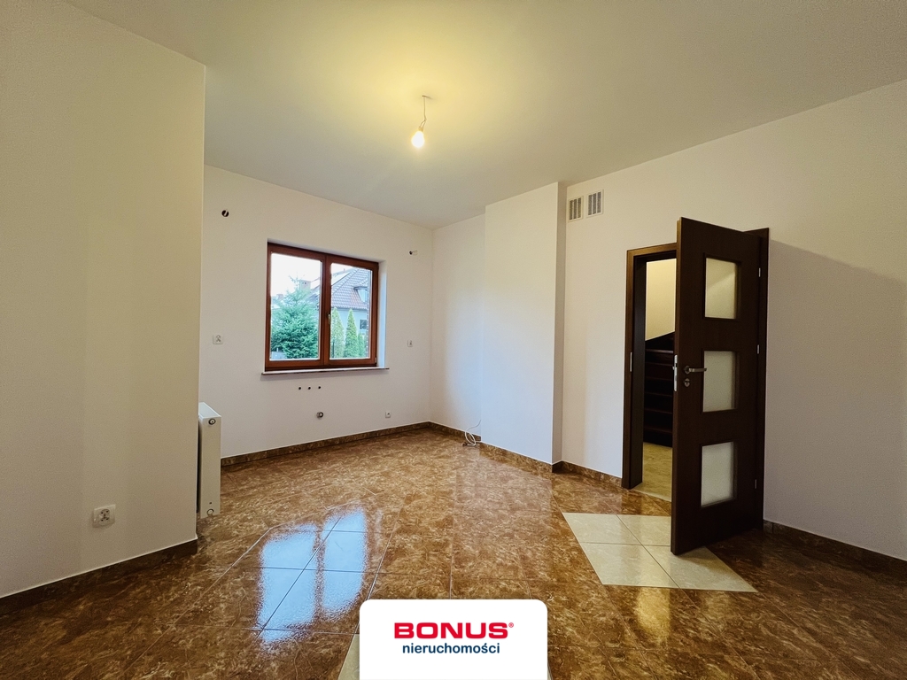 Duży dom wielopokoleniowy lub dla firmy (5)