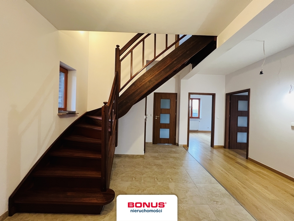 Duży dom wielopokoleniowy lub dla firmy (1)