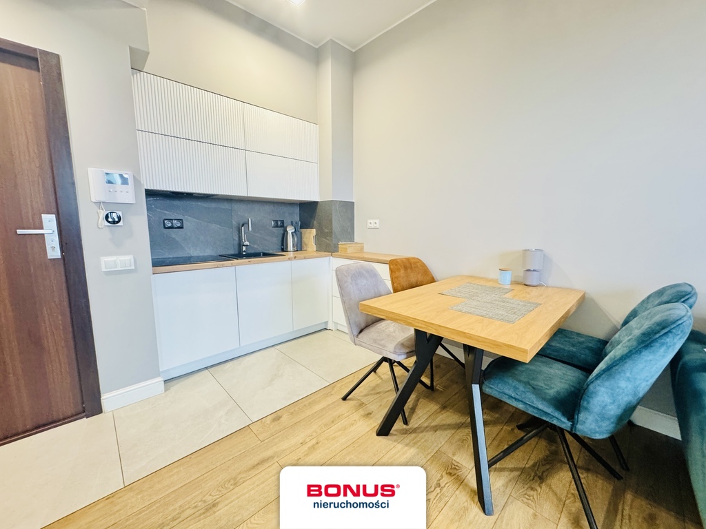 Hanza Tower pod klucz 2 pokoje, basen (2)