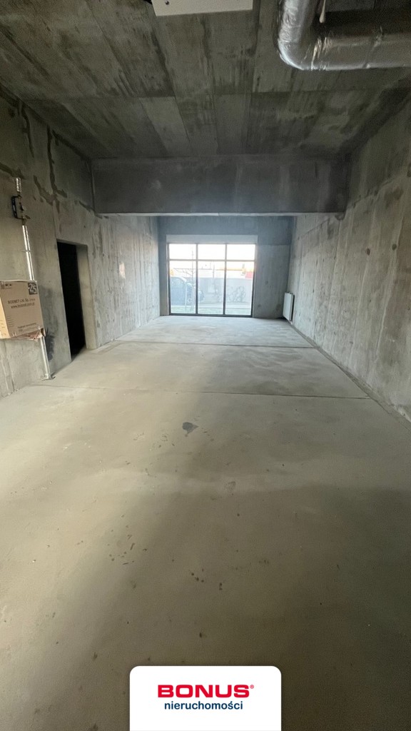 Lokal usługowy w Apartamentowcu (1)