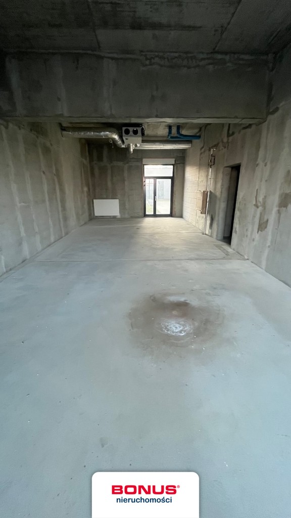 Lokal usługowy w Apartamentowcu (2)