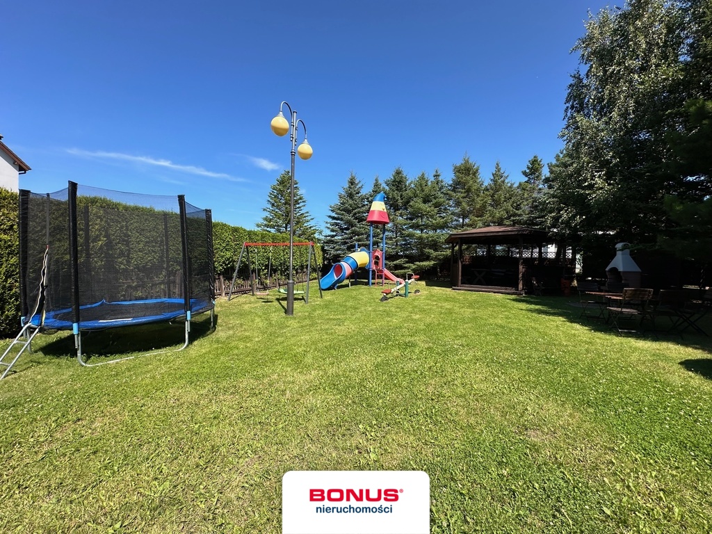 Pensjonat z basenem i widokiem na morze (4)