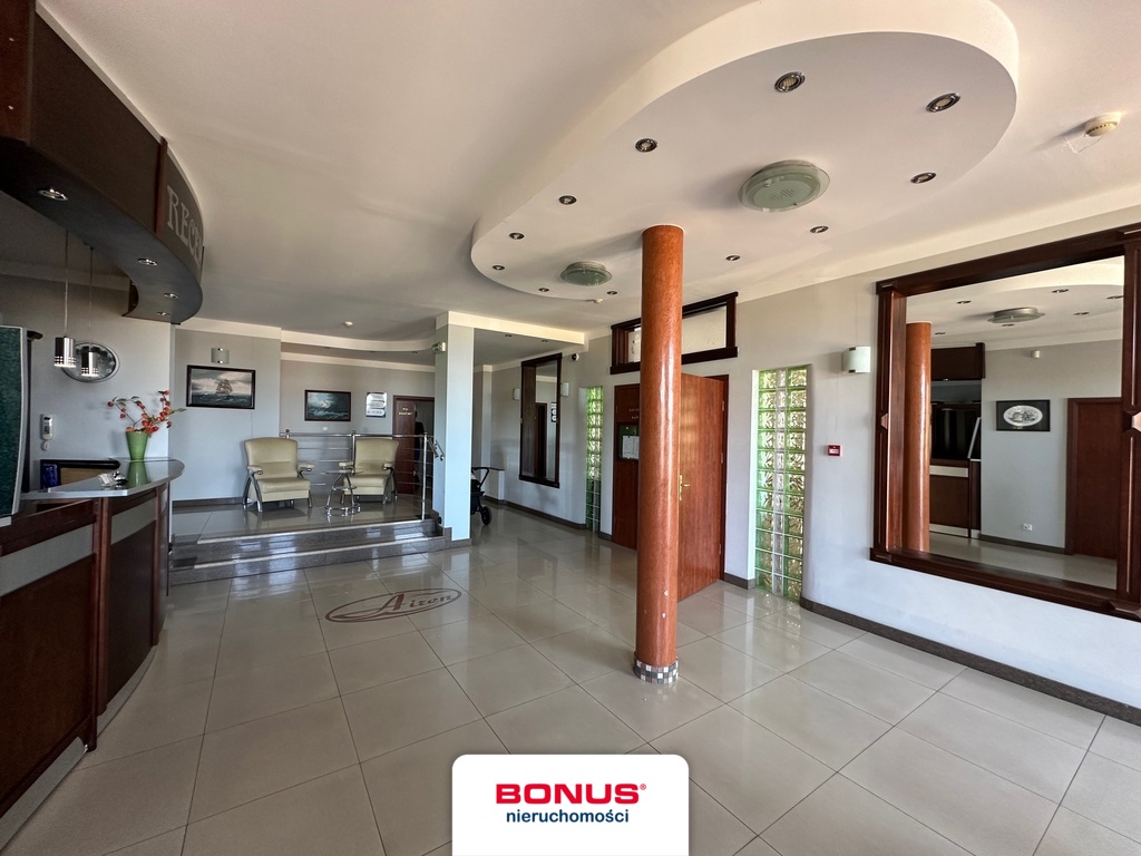 Pensjonat z basenem i widokiem na morze (7)