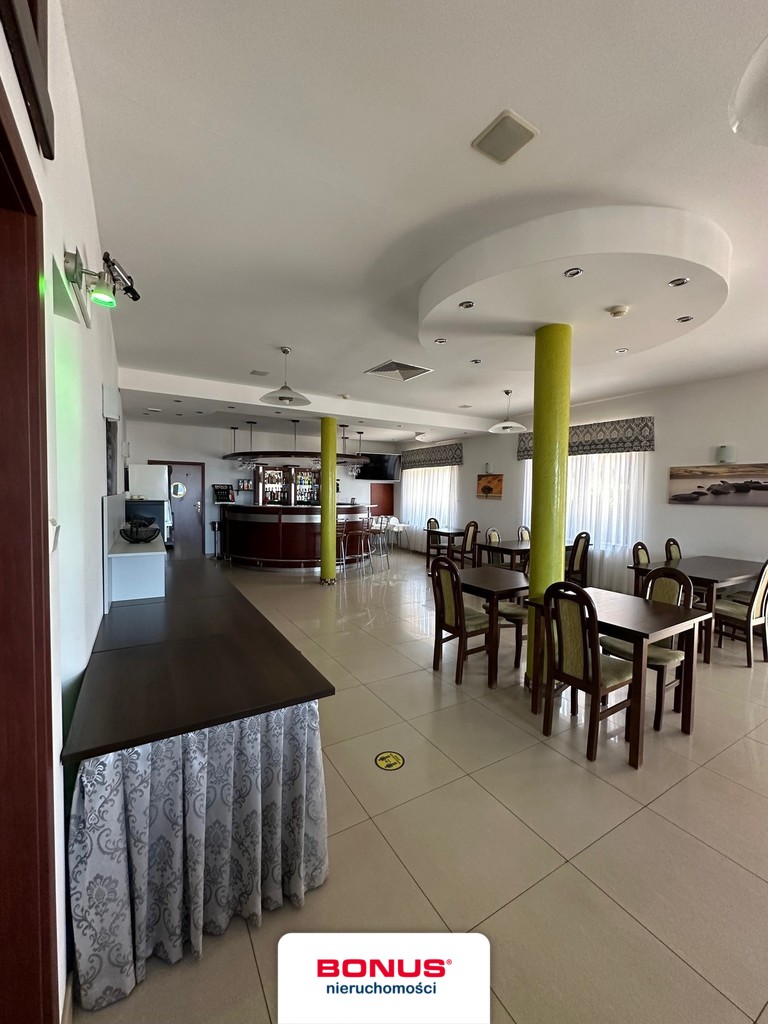 Pensjonat z basenem i widokiem na morze (8)