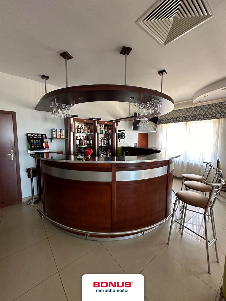 Pensjonat z basenem i widokiem na morze (10)