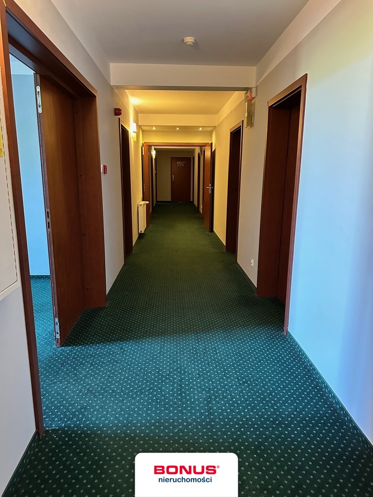 Pensjonat z basenem i widokiem na morze (15)