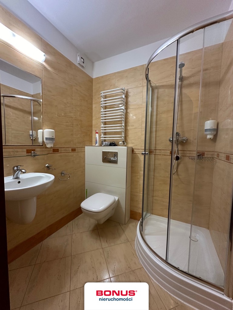 Pensjonat z basenem i widokiem na morze (22)