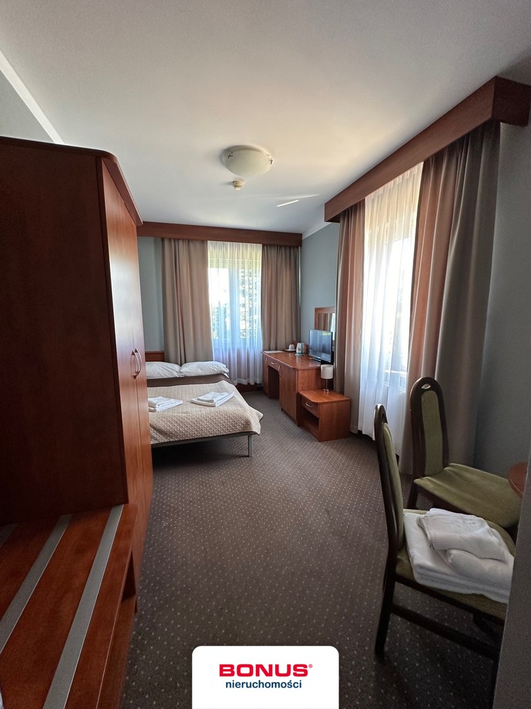 Pensjonat z basenem i widokiem na morze (23)