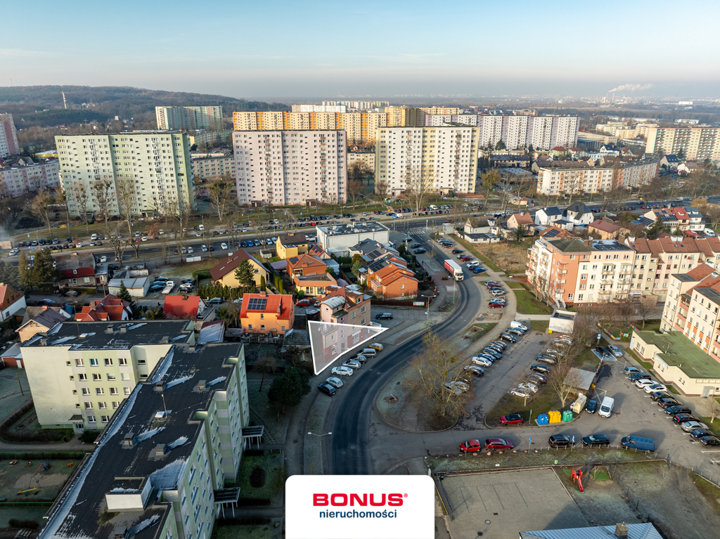 Budynek mieszkalno-usługowy 5 mieszkań + 2 lokale (2)