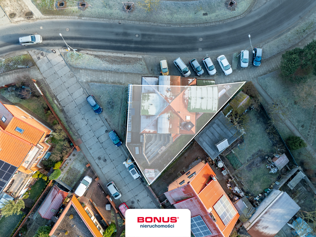 Budynek mieszkalno-usługowy 5 mieszkań + 2 lokale (3)