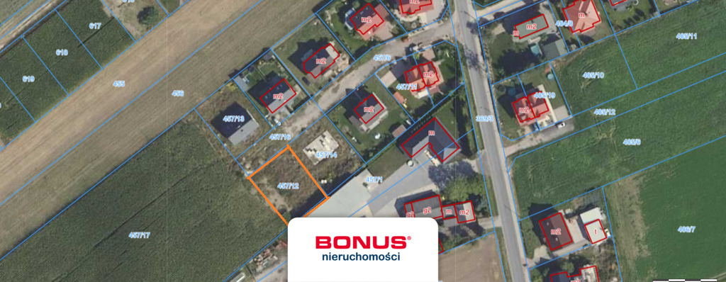 Foremna działka, pośród nowo budowanych domów (7)