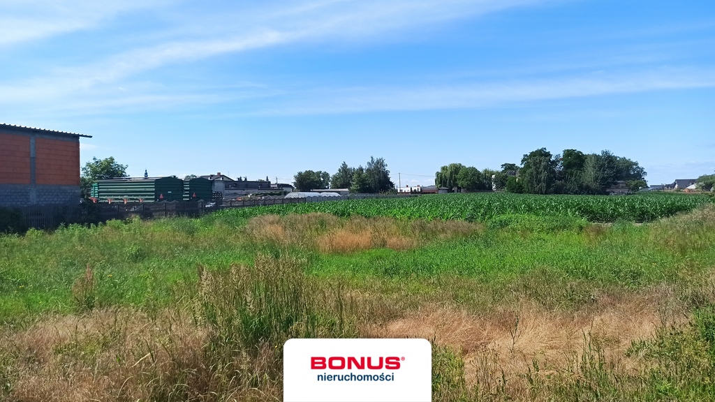 Foremna działka, pośród nowo budowanych domów (5)