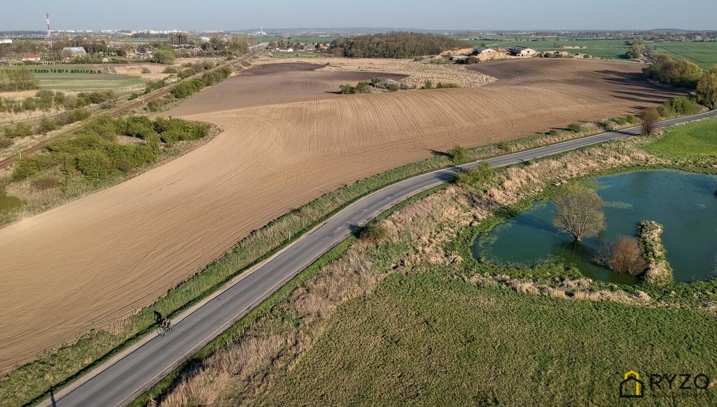 Działka Inwestycyjna Stobno przy drodze asfaltowej (4)