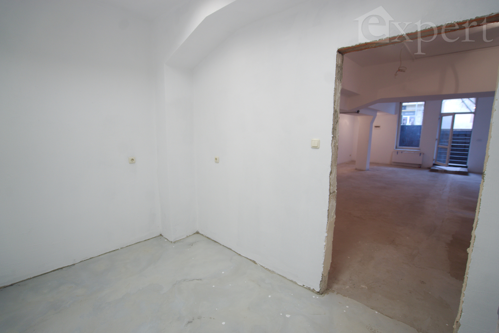 Lokal w centrum pod każdą działalność - 1 Maja (10)