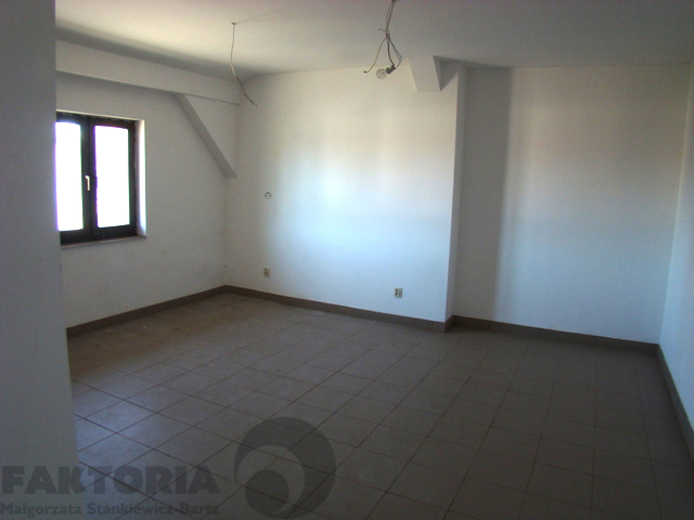 Obiekt usługowo - magazynowo - biurowy (13)