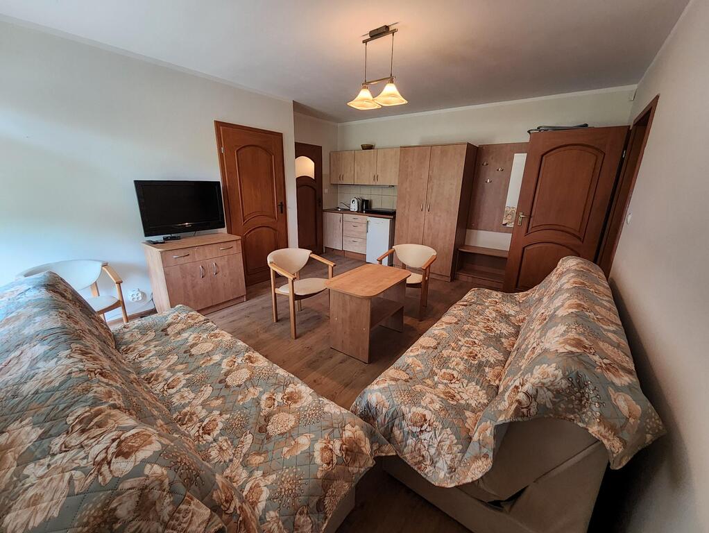 Na sprzedaż uroczy, przytulny pensjonat. (4)