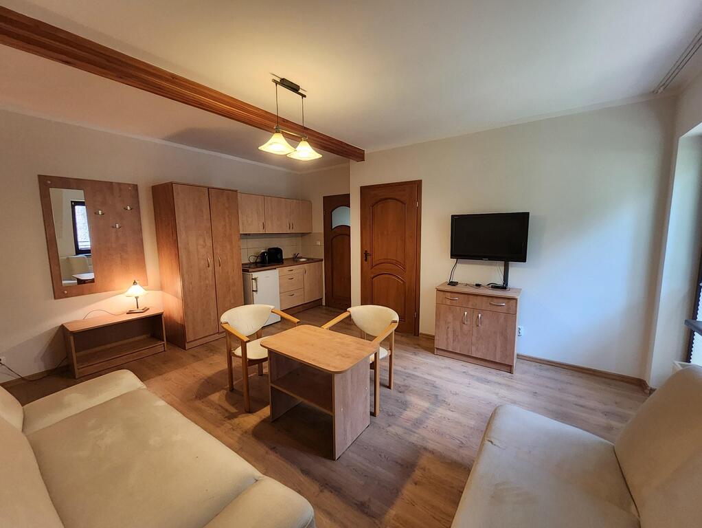 Na sprzedaż uroczy, przytulny pensjonat. (9)