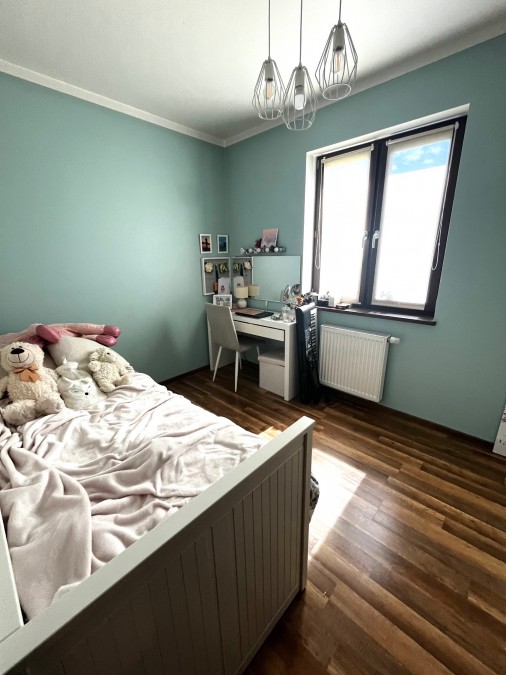 Przestronny dom z dużą działką na przedmieściach miasta (10)