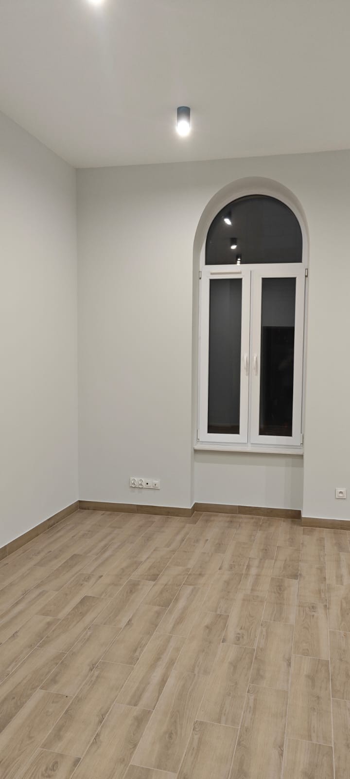 Nowy Lokal Przy Sądzie w Centrum (4)