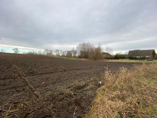 DZIAŁKA POD BUDOWĘ TANIO NA WSI. (4)