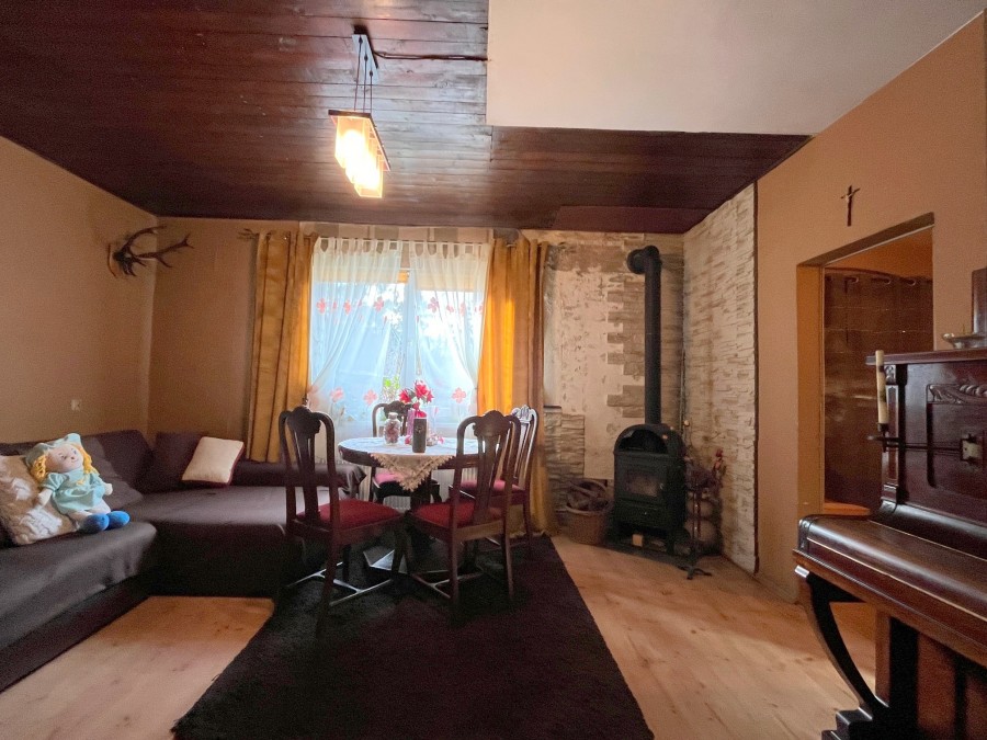 POSIADŁOŚĆ NAD STAWEM KLASZTORYM (8)