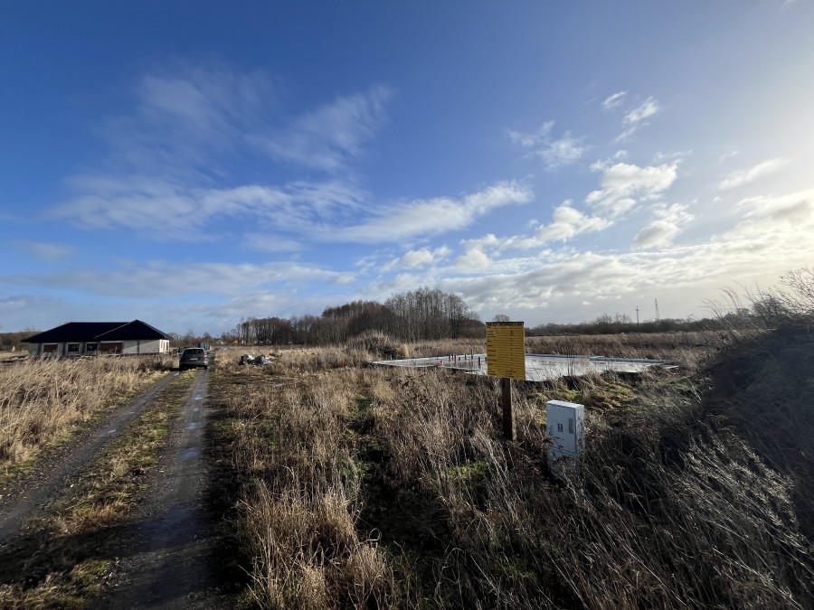 DZIAŁKA Z ROZPOCZĘTĄ BUDOWĄ  ŻAROWO (2)