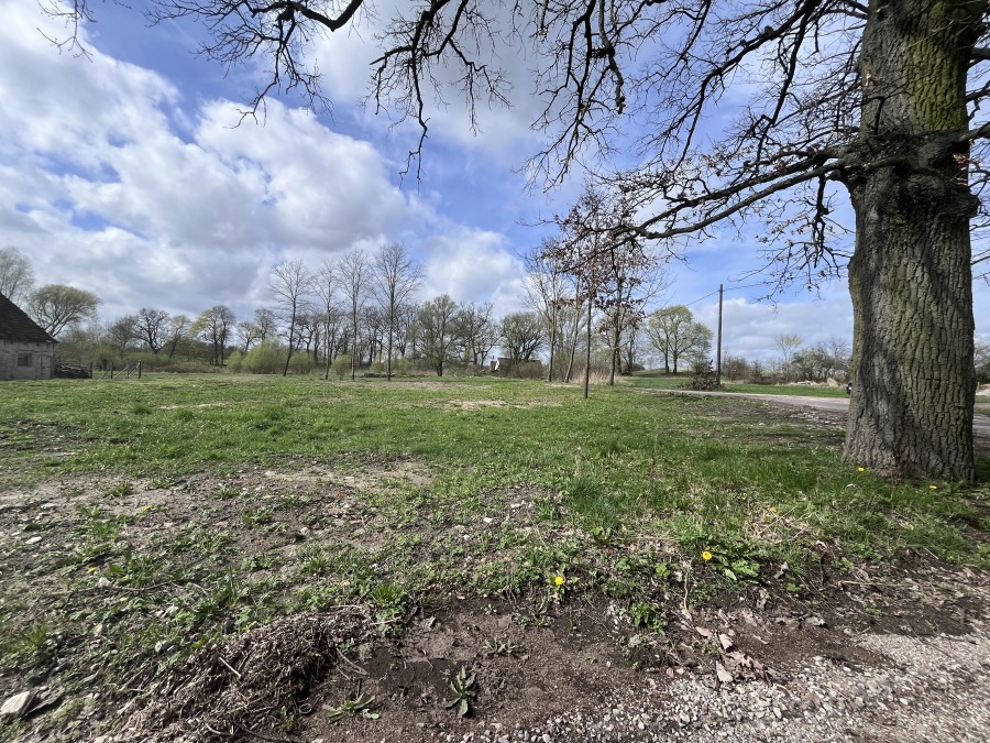 DZIAŁKA  W CENTRUM BOBROWNIK (1)