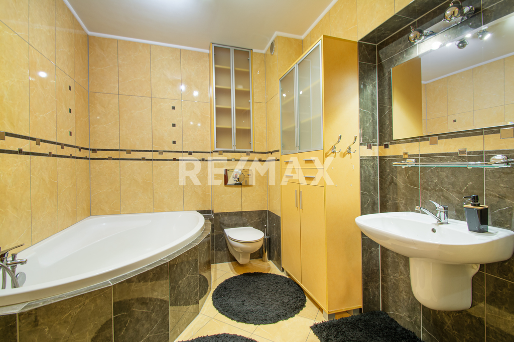 Dwupoziomowe mieszkanie w centrum Kołobrzegu/Zaple (9)