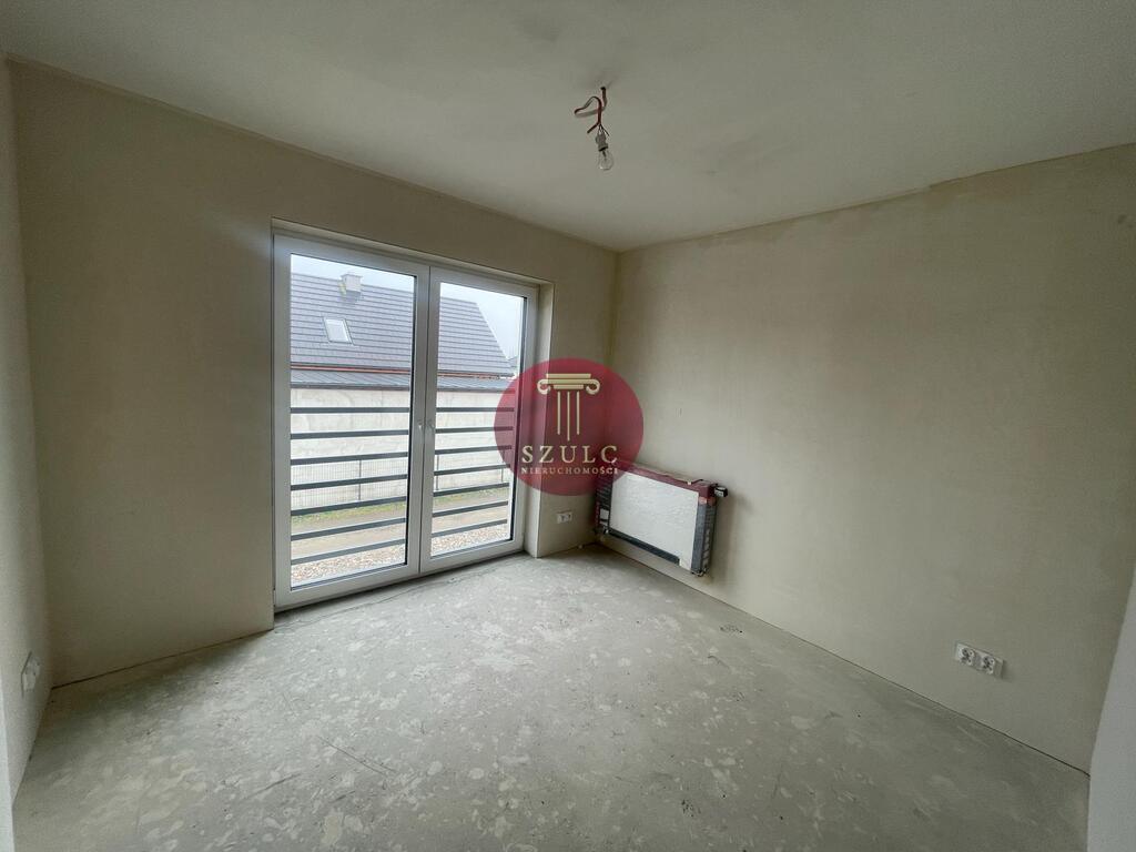 Segment w kameralnej okolicy z ogródkiem (1)