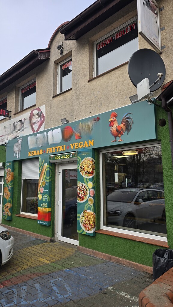 Lokal handlowy/gastronomiczny - parter budynku (1)